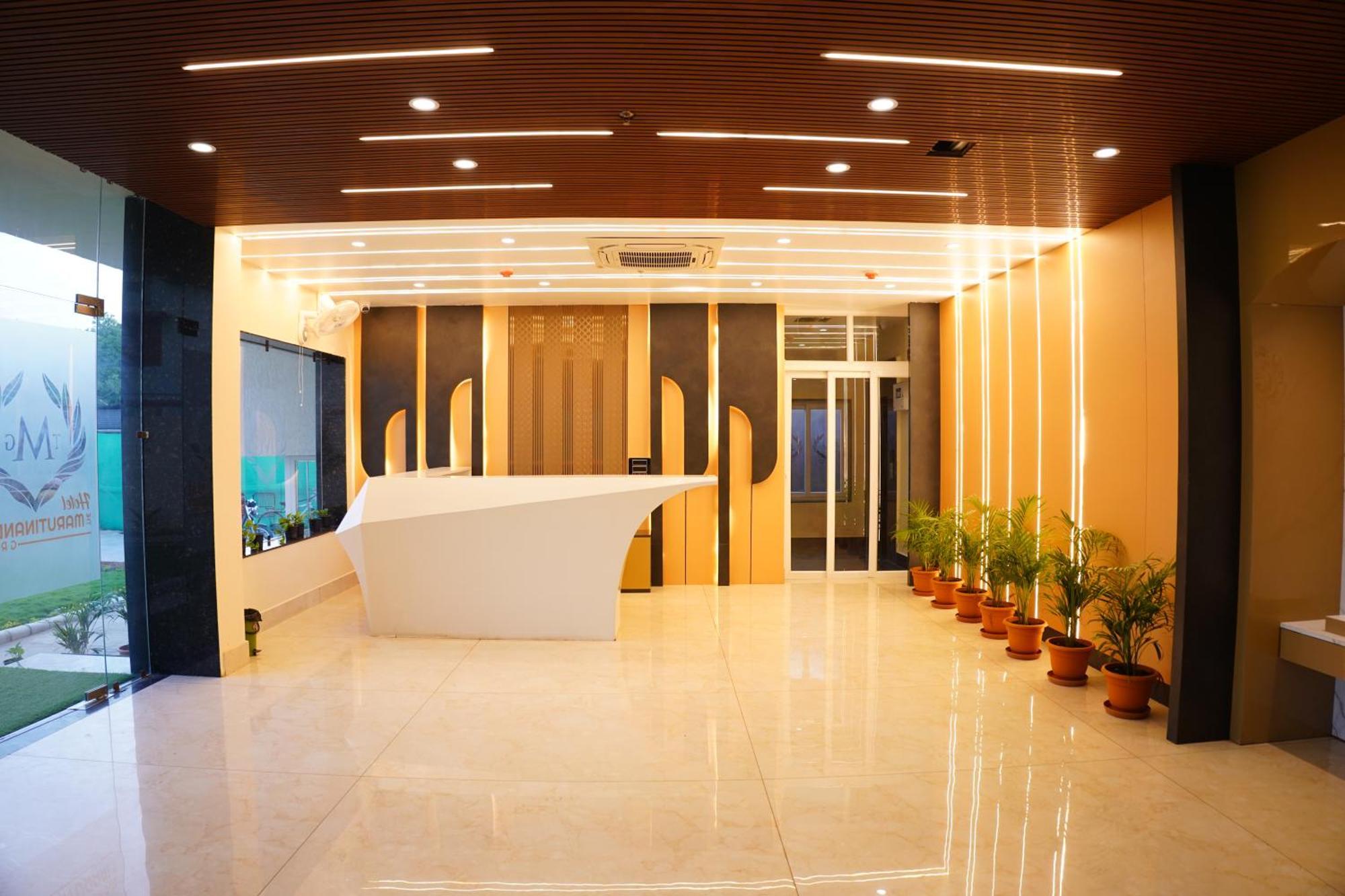 The Marutinandan Grand Hotel เดฟการ์ ภายนอก รูปภาพ