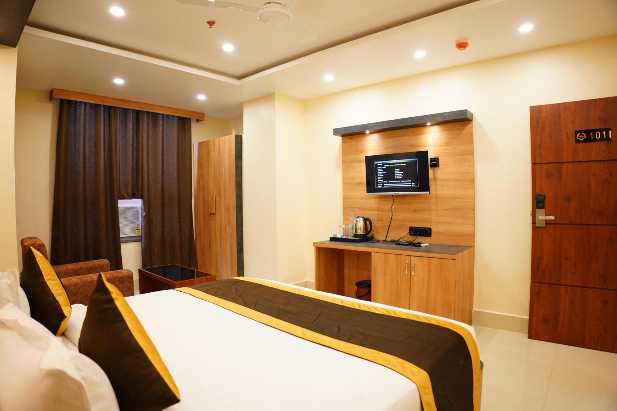 The Marutinandan Grand Hotel เดฟการ์ ภายนอก รูปภาพ